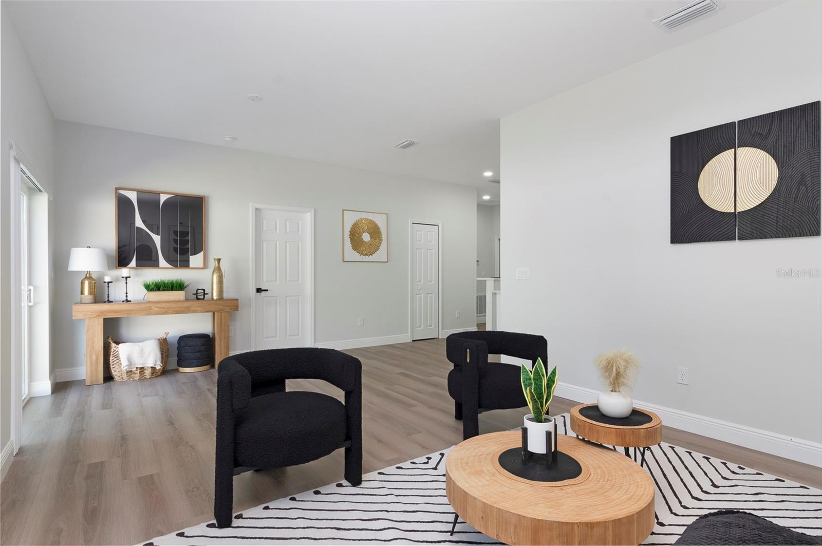 Image 10 of 23 For 1934 Auburn Street S