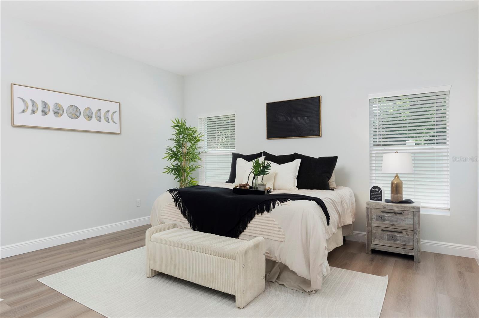 Image 12 of 23 For 1934 Auburn Street S