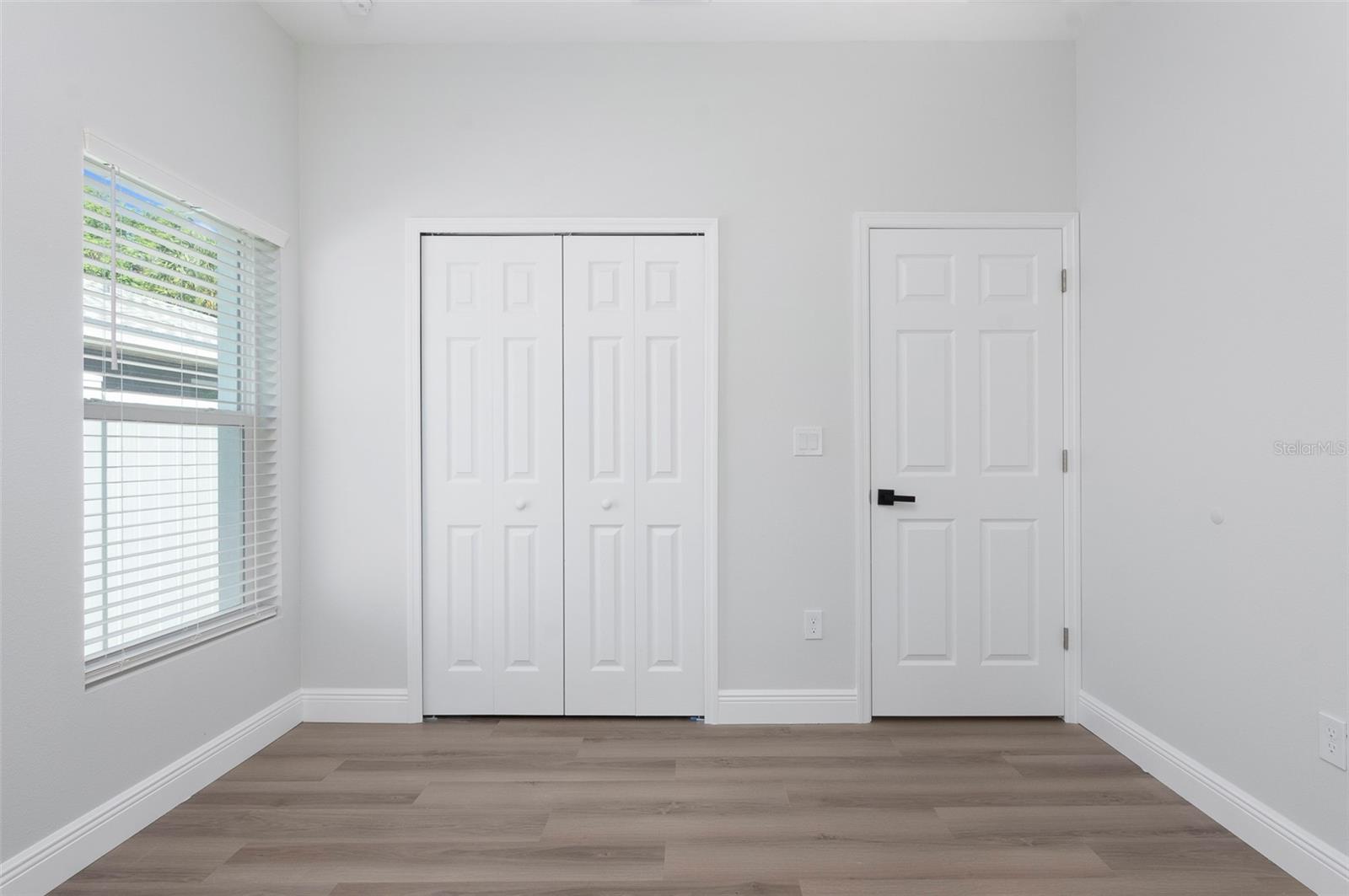 Image 17 of 23 For 1934 Auburn Street S