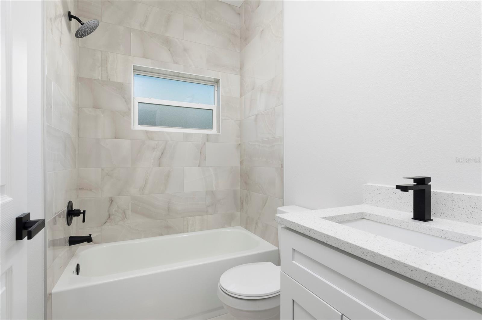 Image 18 of 23 For 1934 Auburn Street S