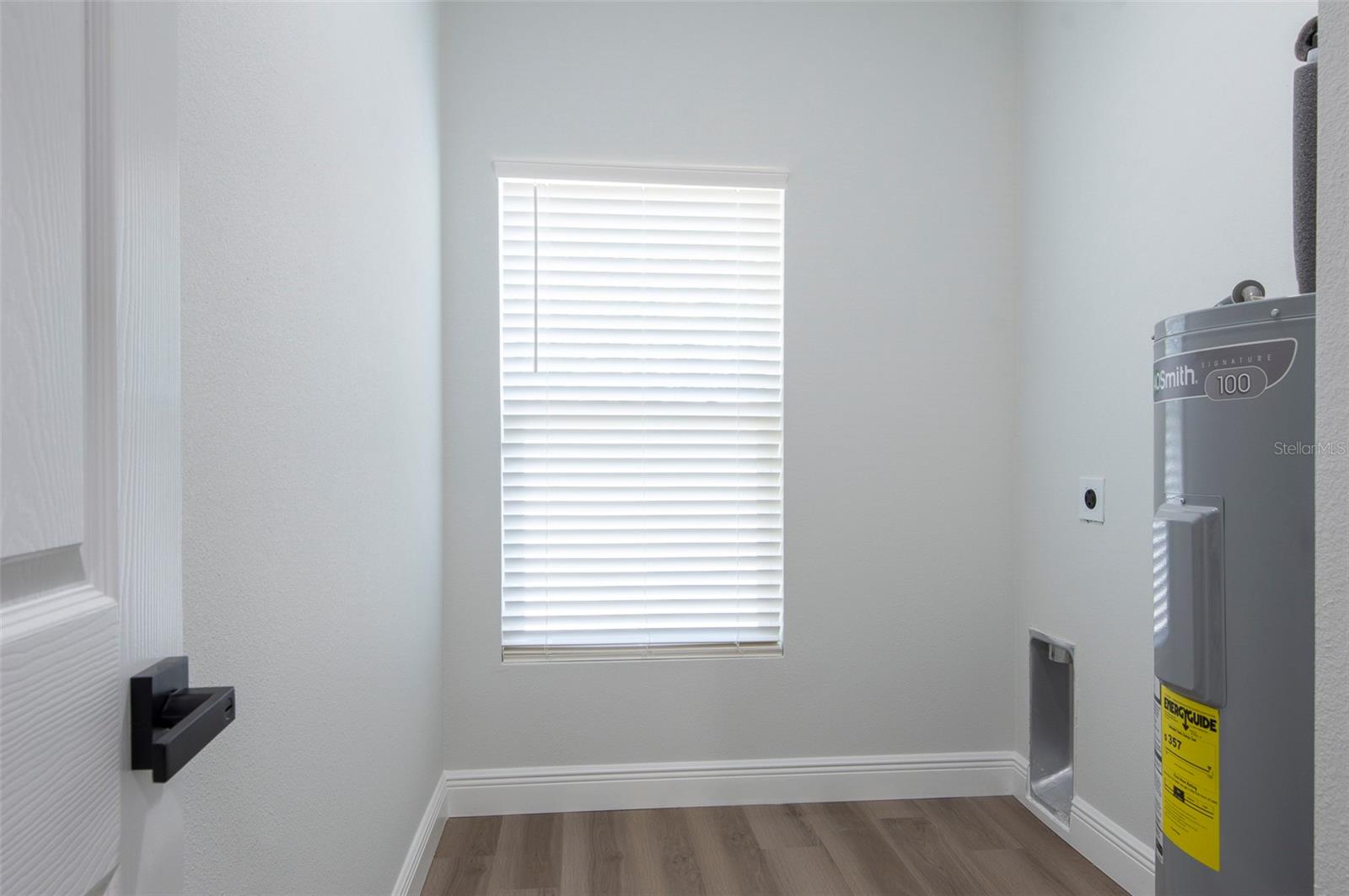 Image 19 of 23 For 1934 Auburn Street S