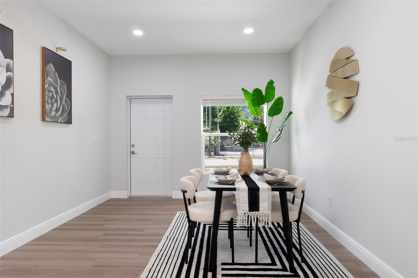 Image 4 of 23 For 1934 Auburn Street S