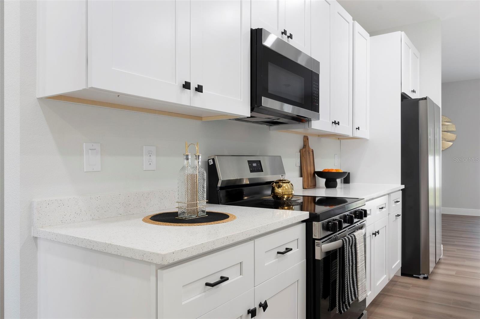 Image 6 of 23 For 1934 Auburn Street S