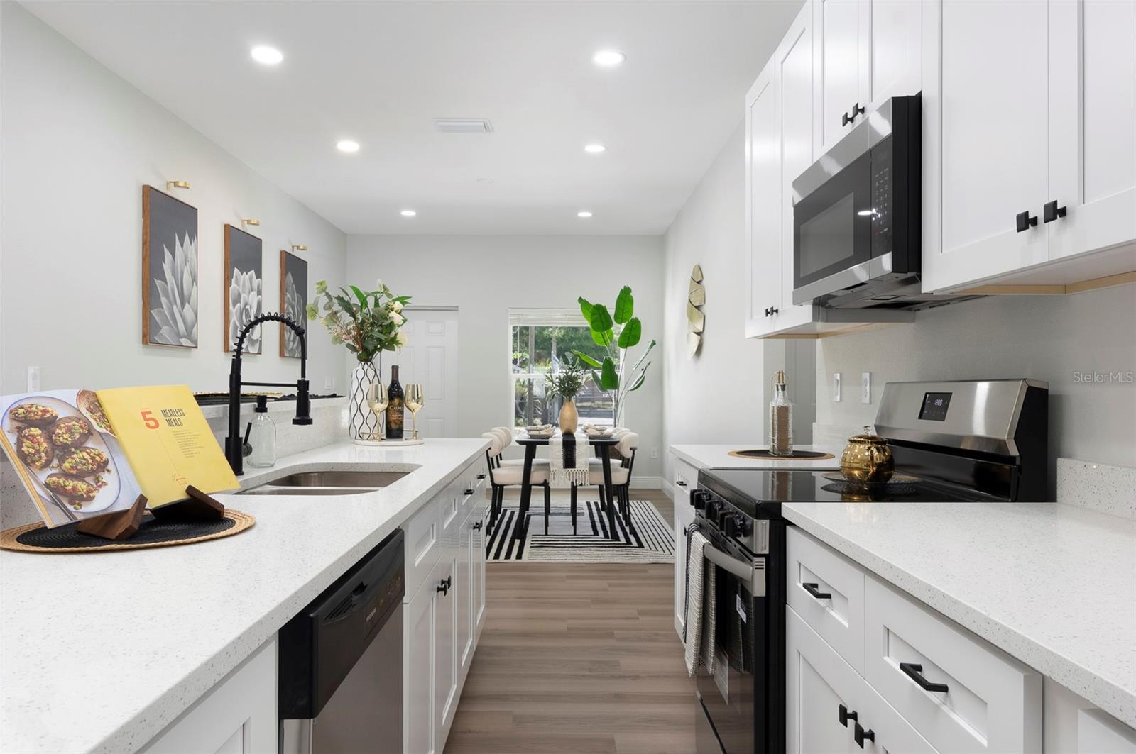 Image 7 of 23 For 1934 Auburn Street S