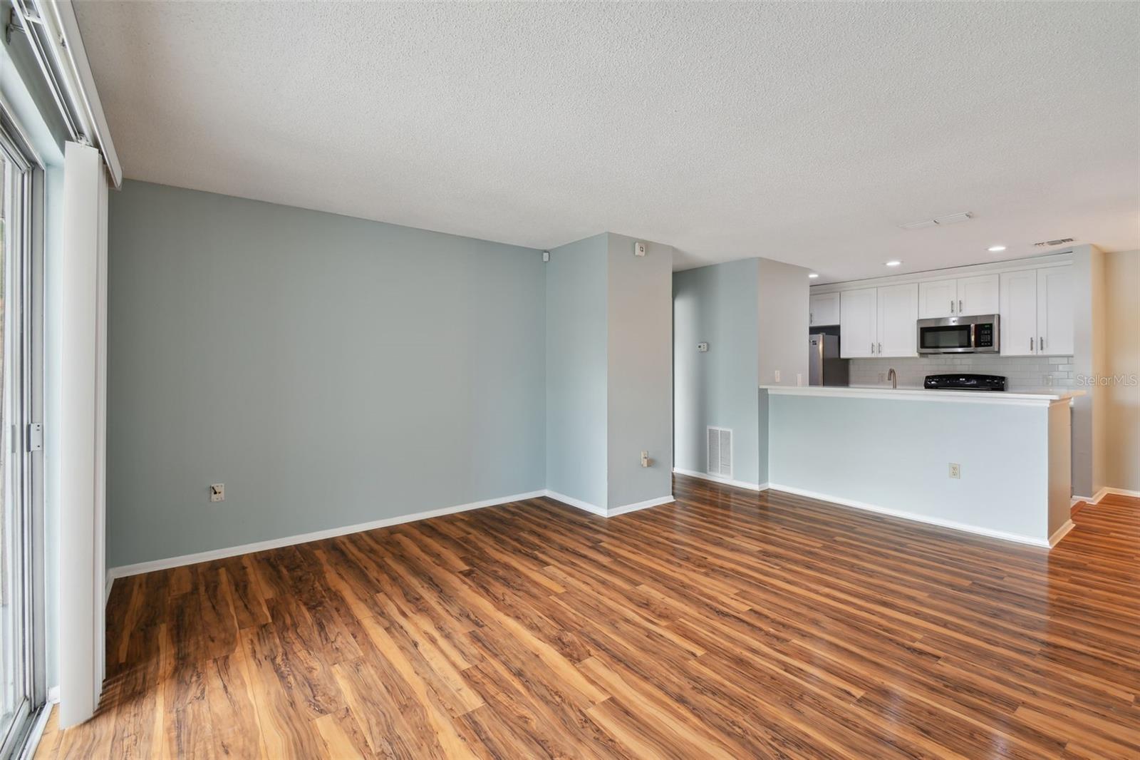 Image 18 of 95 For 9481 Highland Oak Drive 1615