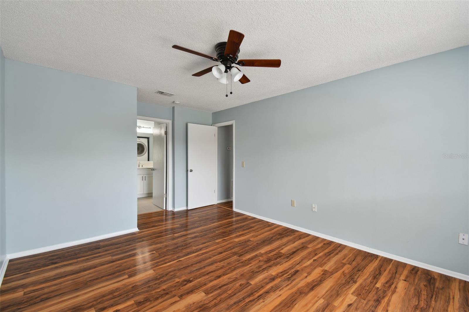 Image 24 of 95 For 9481 Highland Oak Drive 1615