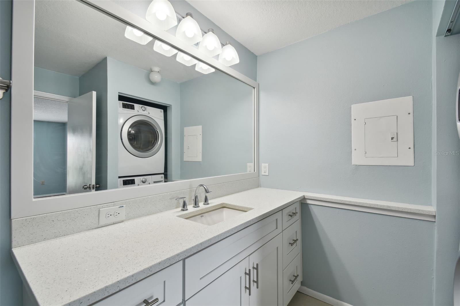 Image 30 of 95 For 9481 Highland Oak Drive 1615