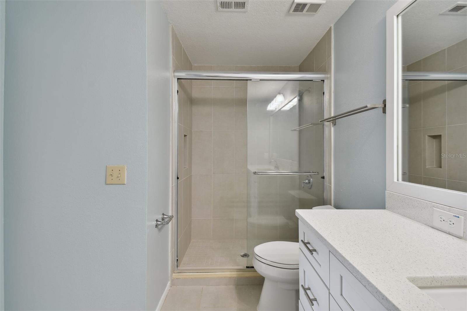 Image 32 of 95 For 9481 Highland Oak Drive 1615