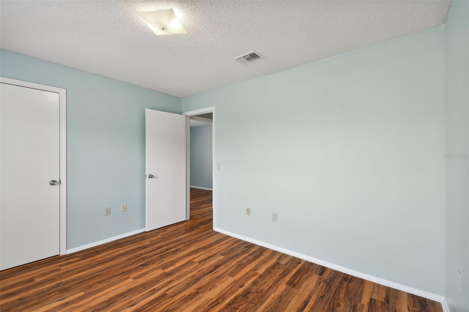 Image 37 of 95 For 9481 Highland Oak Drive 1615