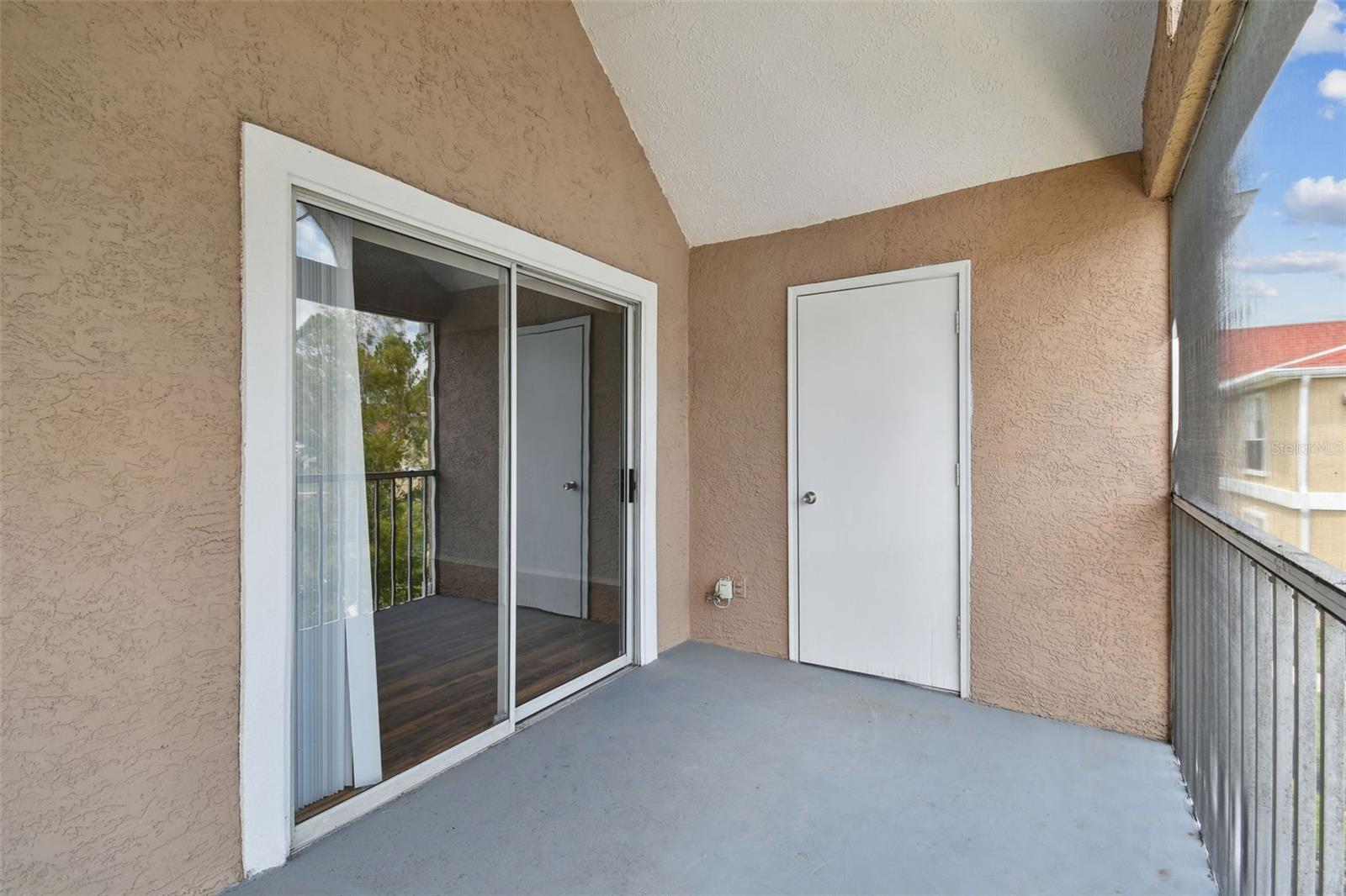 Image 49 of 95 For 9481 Highland Oak Drive 1615