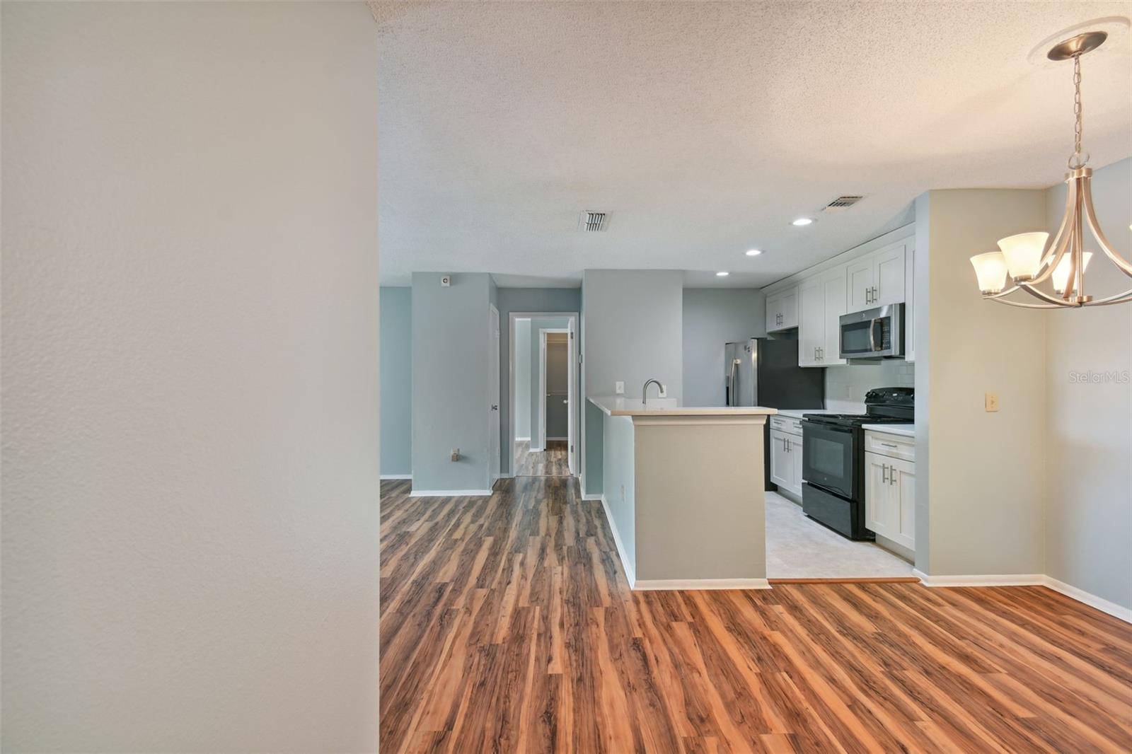 Image 6 of 95 For 9481 Highland Oak Drive 1615