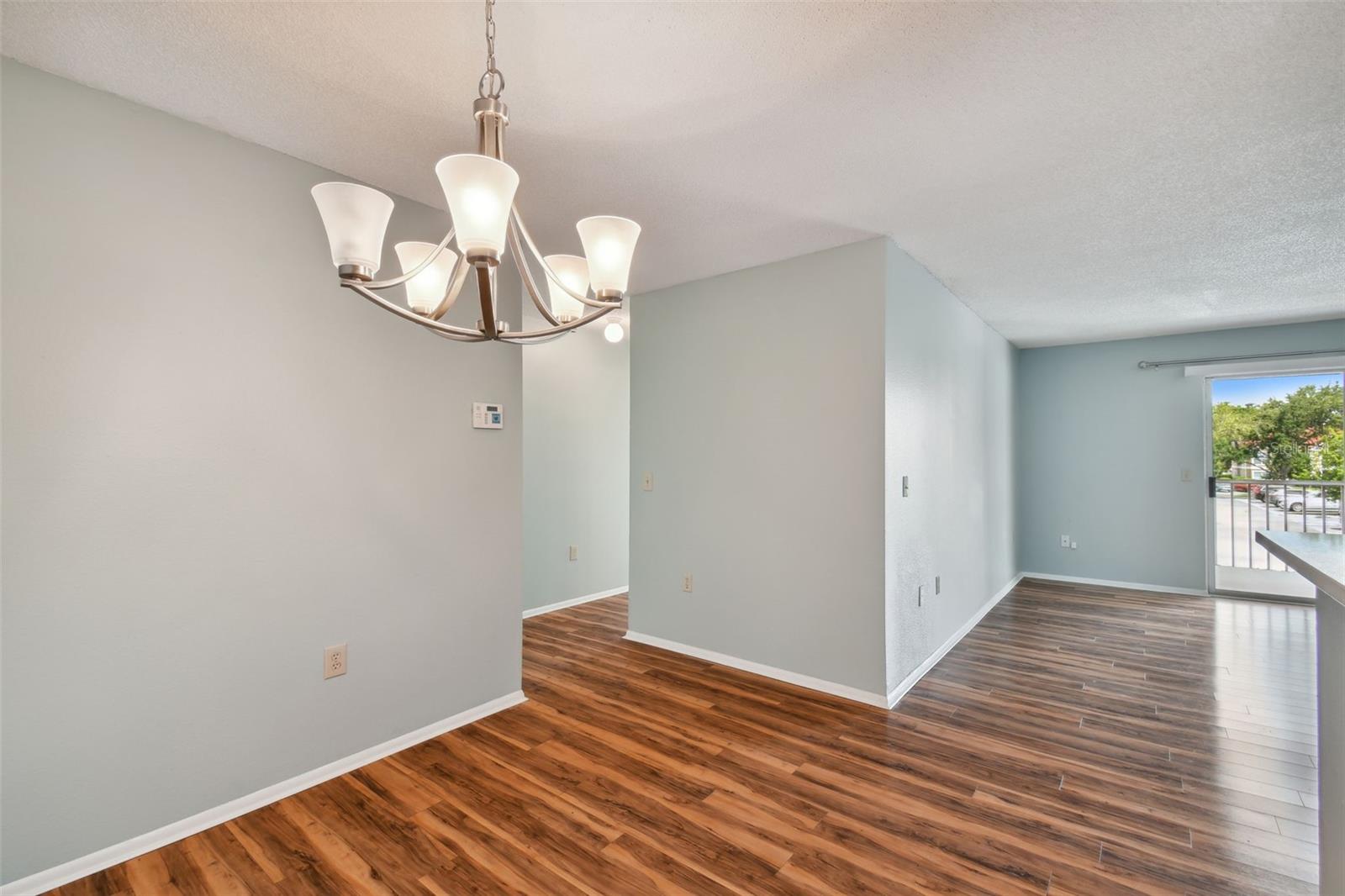 Image 9 of 95 For 9481 Highland Oak Drive 1615