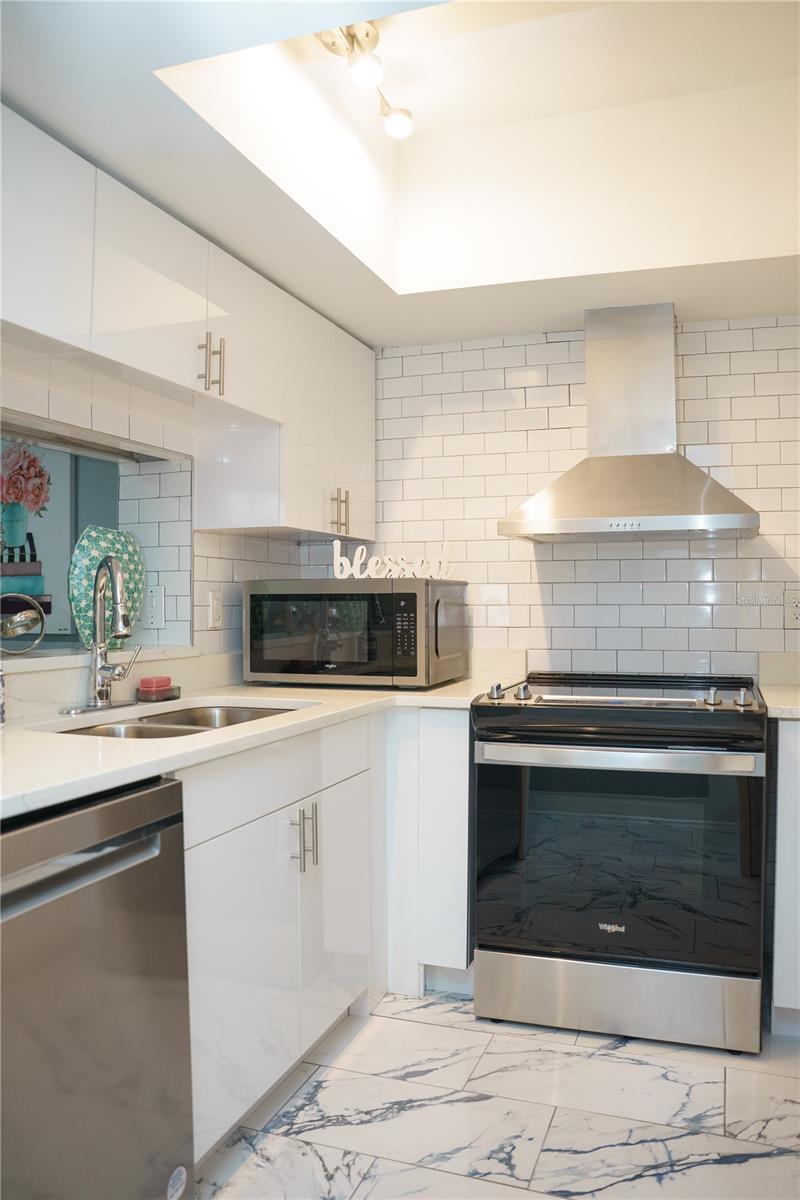 Image 10 of 25 For 4405 Fair Oaks Avenue 2