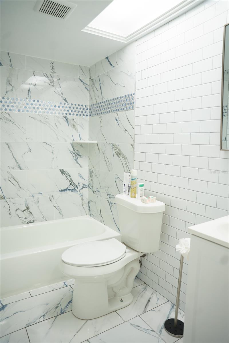 Image 12 of 25 For 4405 Fair Oaks Avenue 2