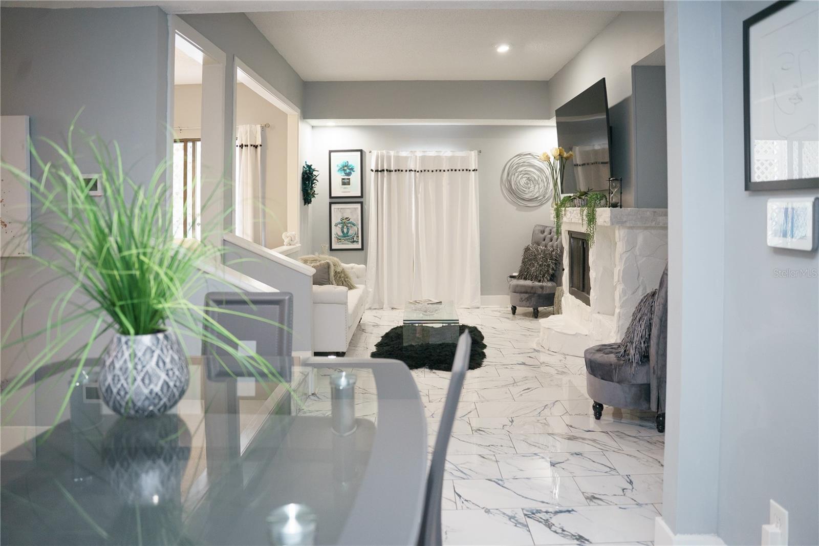 Image 3 of 25 For 4405 Fair Oaks Avenue 2