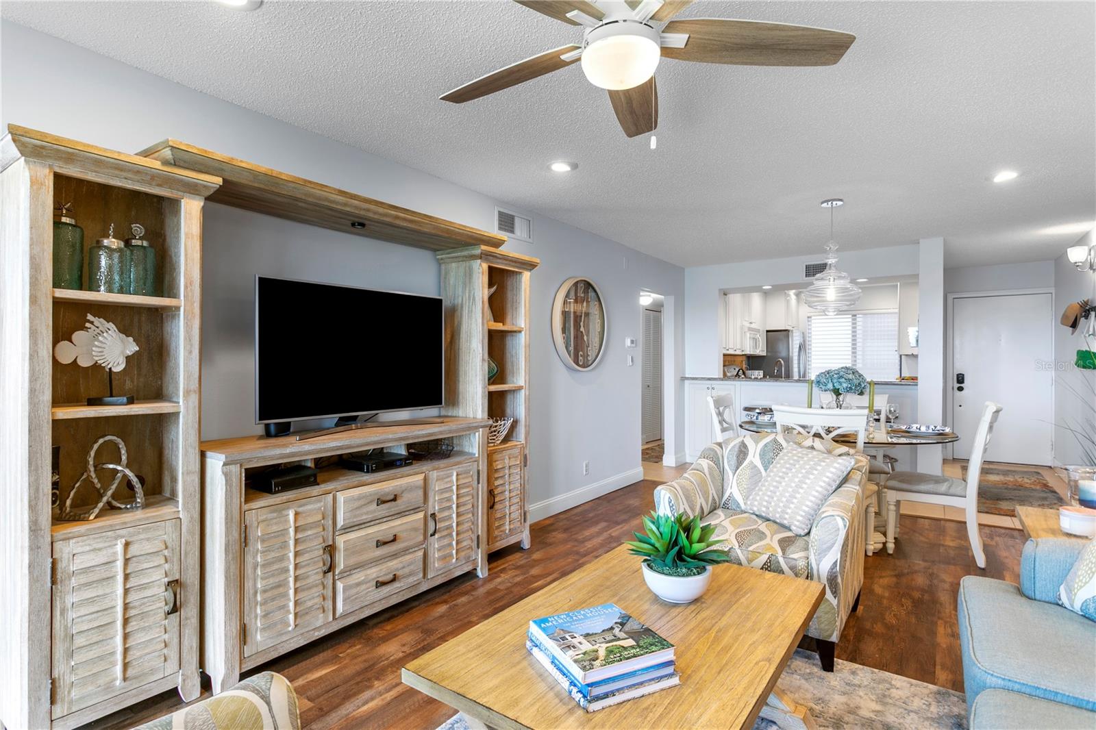 Image 15 of 37 For 6104 Palma Del Mar Boulevard S 210