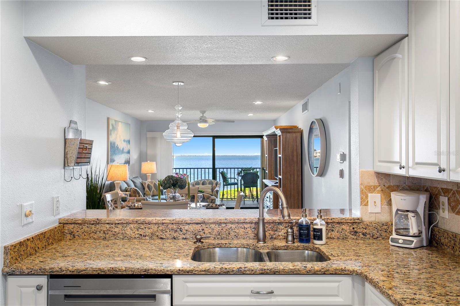 Image 21 of 37 For 6104 Palma Del Mar Boulevard S 210