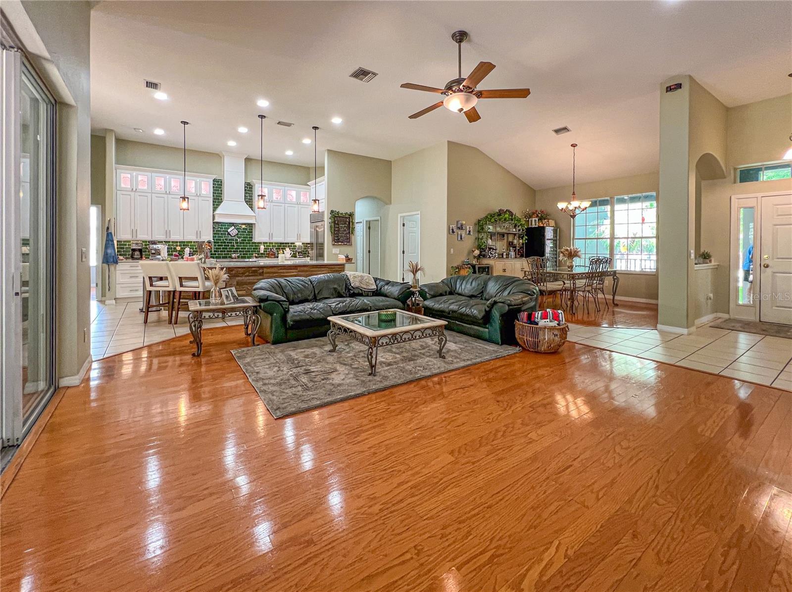 Listing photo id 2 for 9046 Shenandoah Run