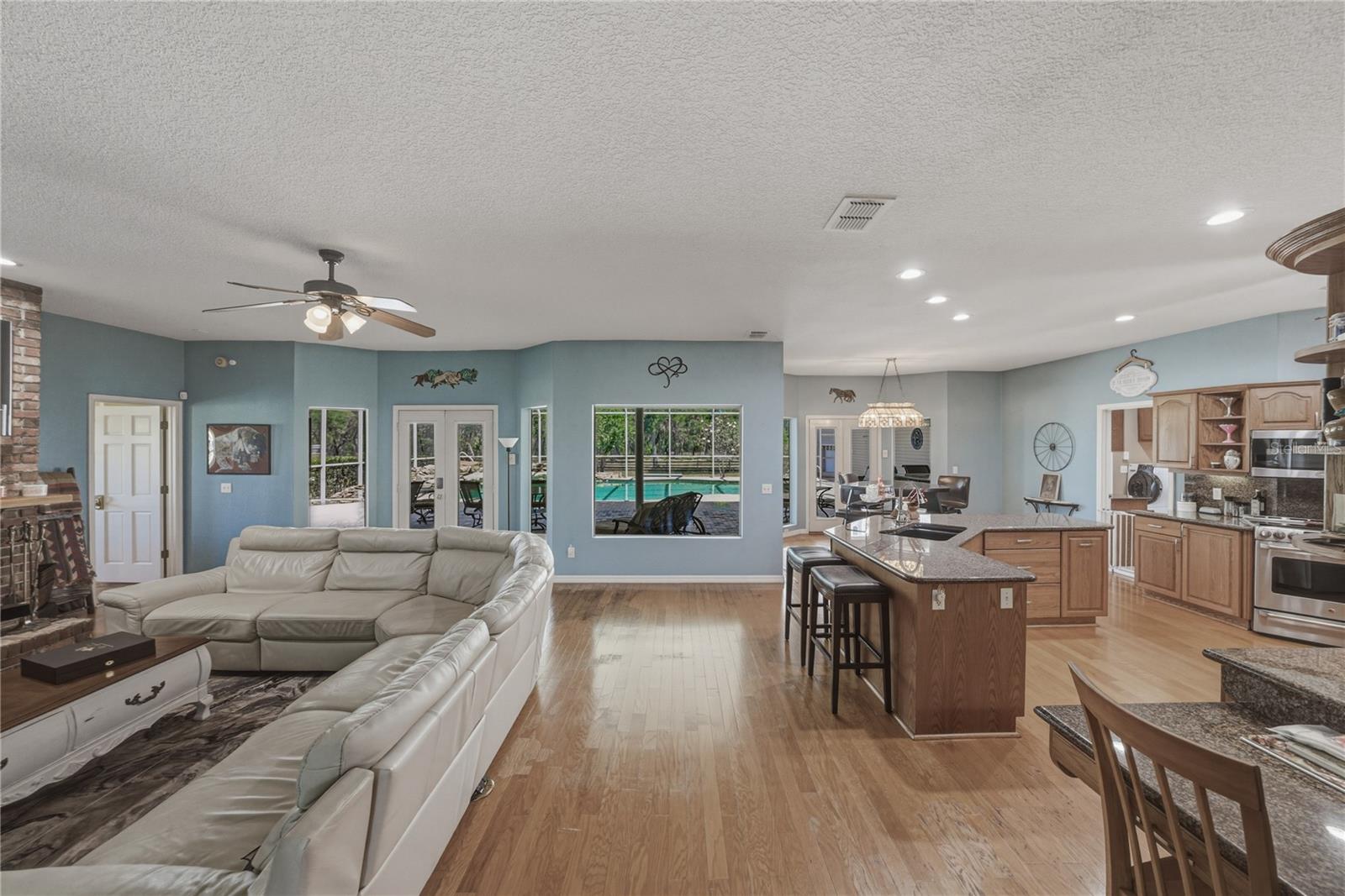 Listing photo id 10 for 29001 Bayhead Road