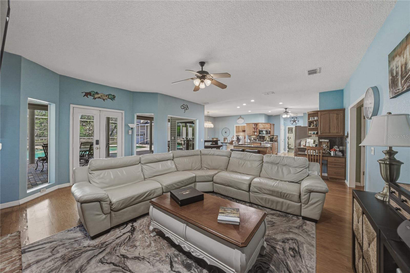 Listing photo id 13 for 29001 Bayhead Road