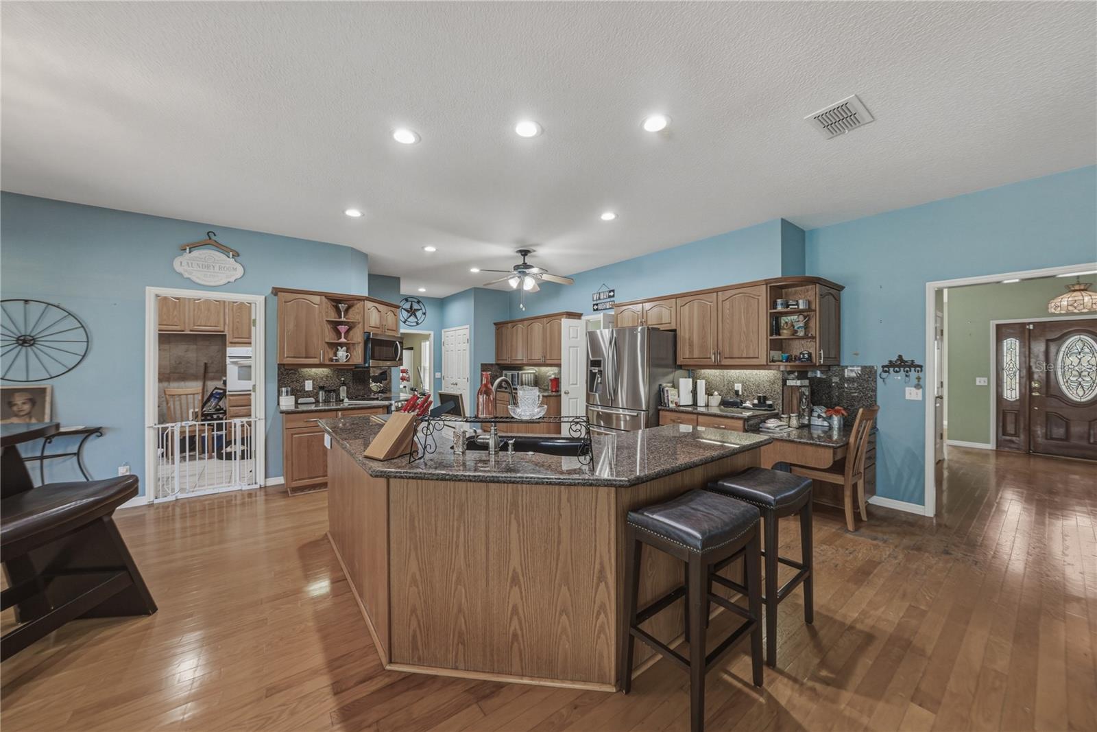 Listing photo id 15 for 29001 Bayhead Road