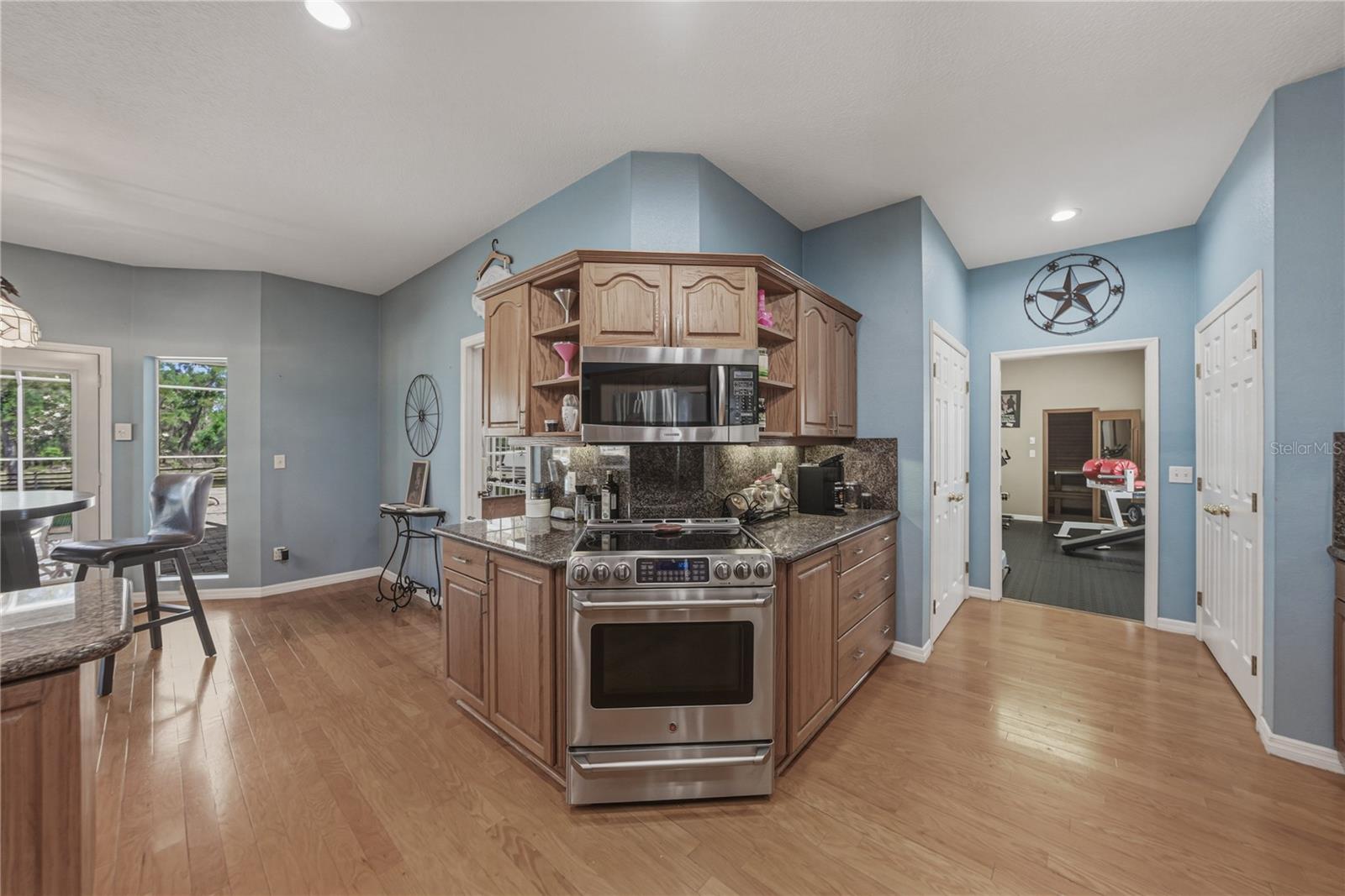 Listing photo id 16 for 29001 Bayhead Road