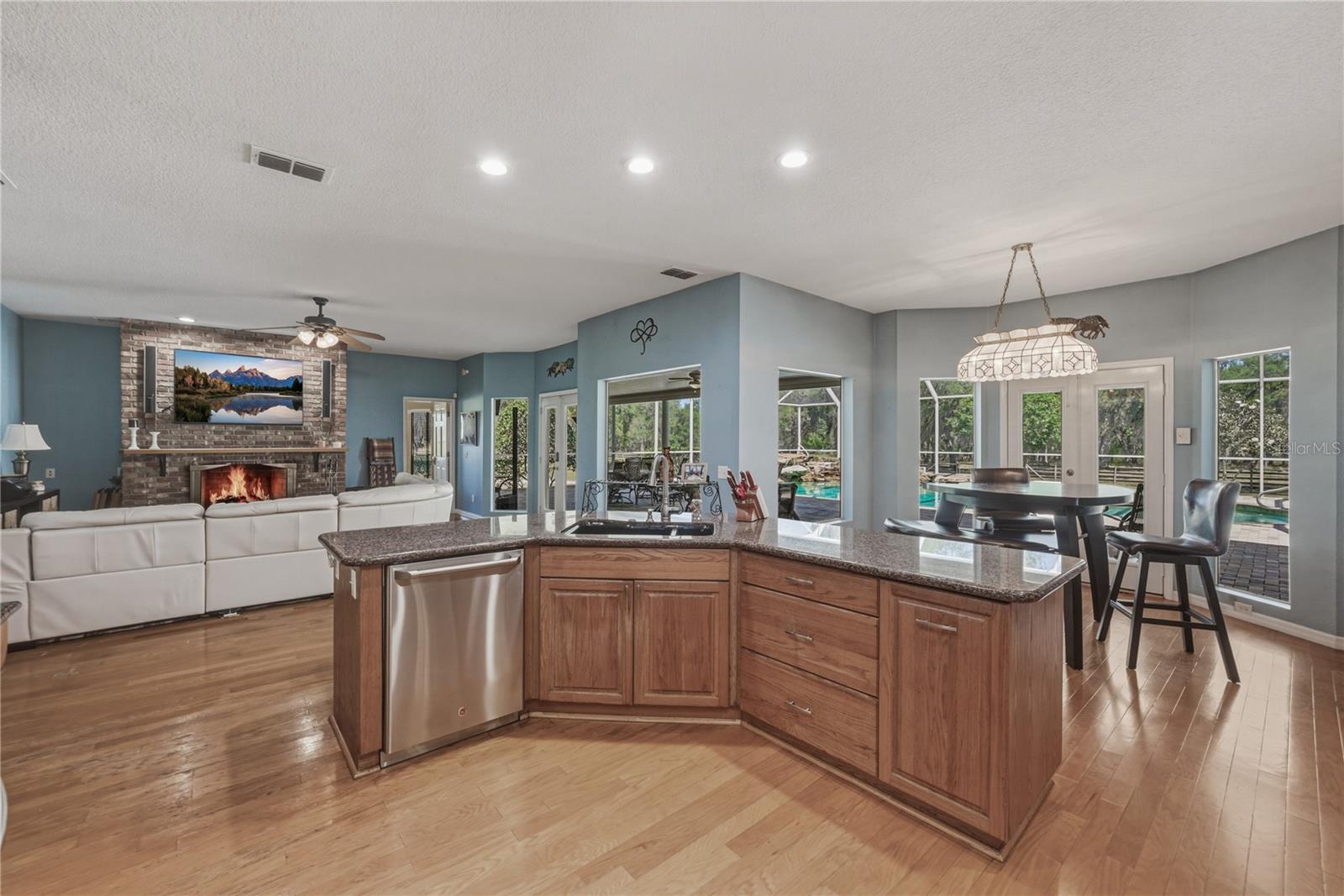 Listing photo id 18 for 29001 Bayhead Road