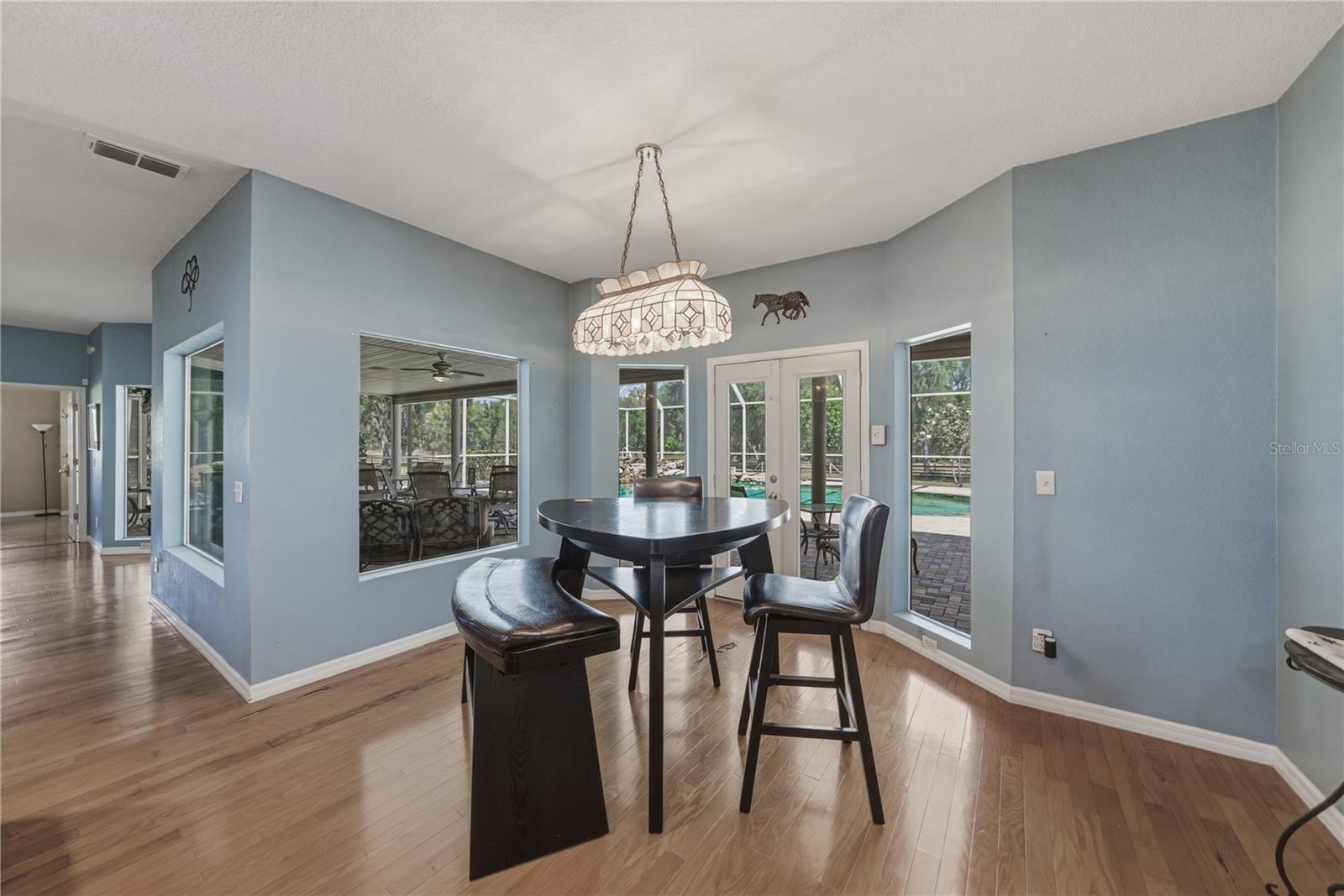 Listing photo id 19 for 29001 Bayhead Road