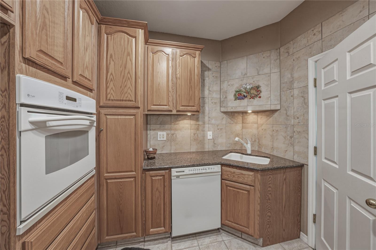 Listing photo id 20 for 29001 Bayhead Road