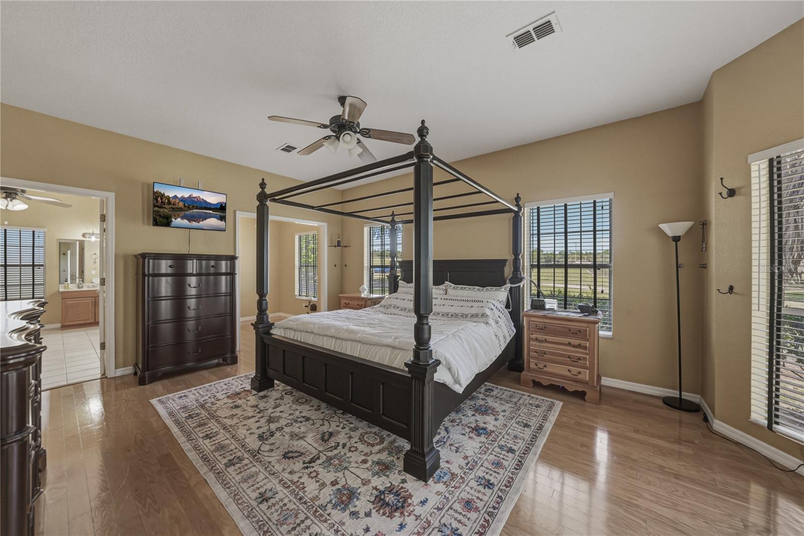 Listing photo id 23 for 29001 Bayhead Road