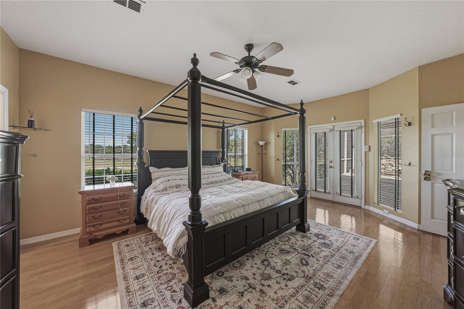 Listing photo id 24 for 29001 Bayhead Road