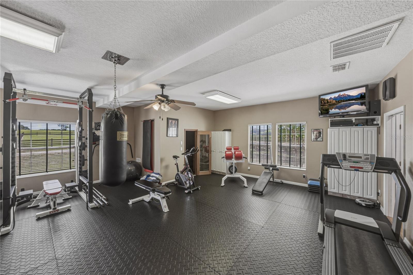 Listing photo id 32 for 29001 Bayhead Road