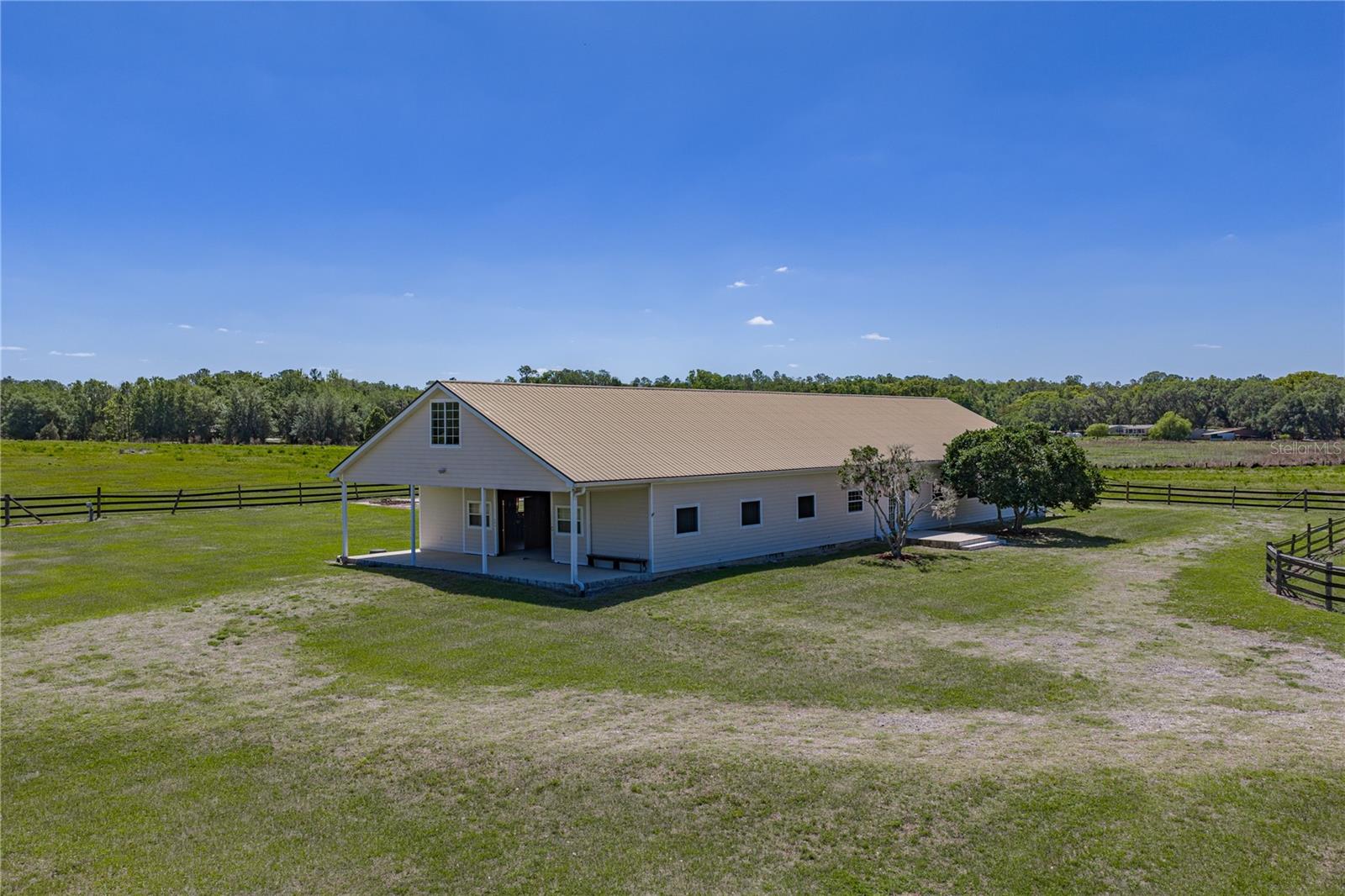 Listing photo id 2 for 29001 Bayhead Road