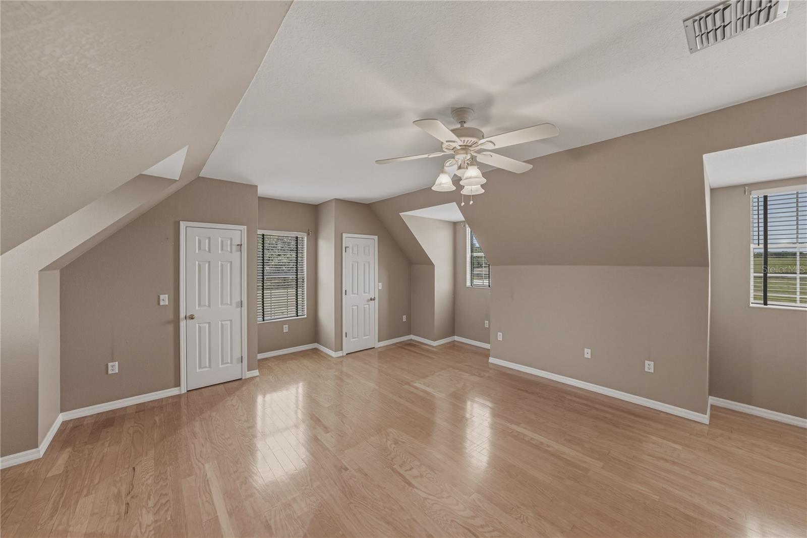 Listing photo id 40 for 29001 Bayhead Road