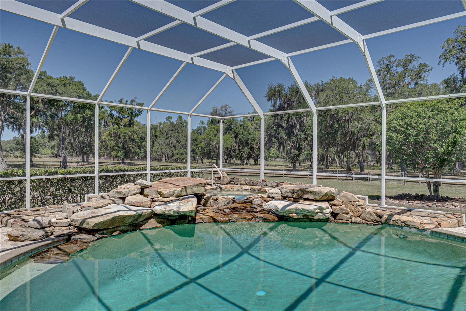 Listing photo id 59 for 29001 Bayhead Road