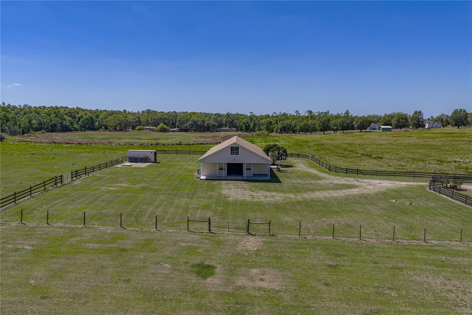 Listing photo id 62 for 29001 Bayhead Road