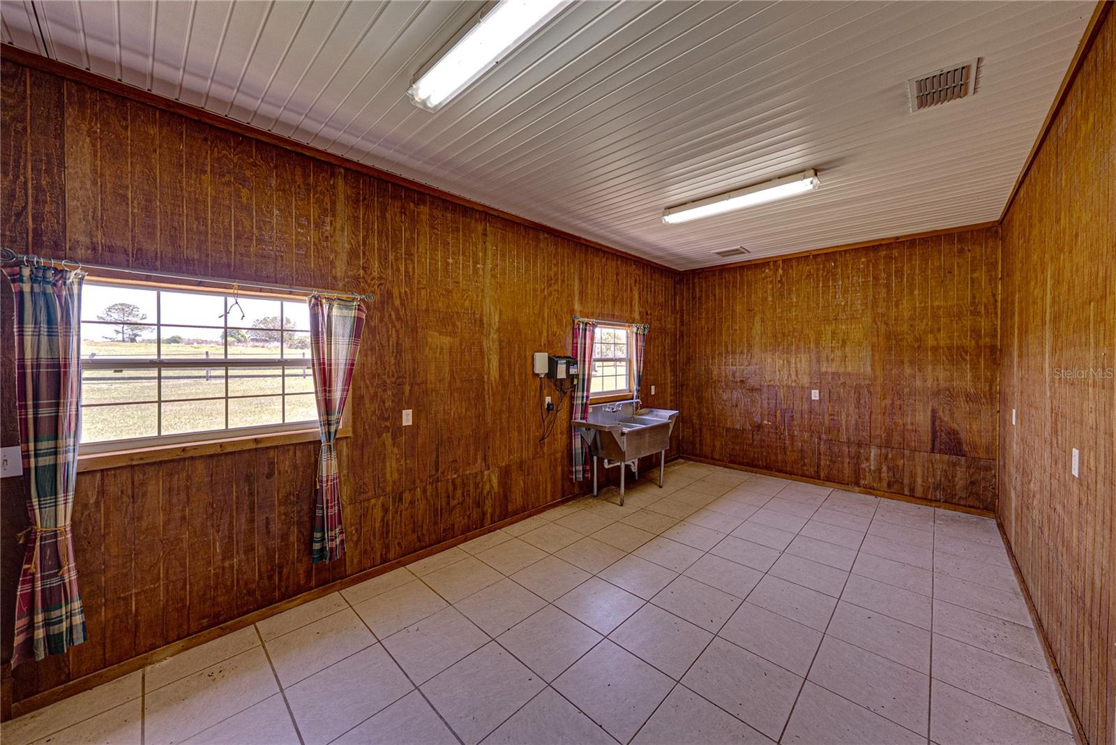 Listing photo id 68 for 29001 Bayhead Road