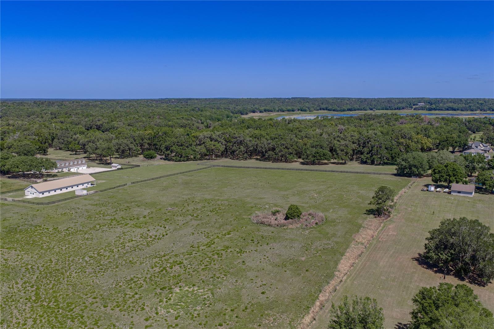 Listing photo id 75 for 29001 Bayhead Road