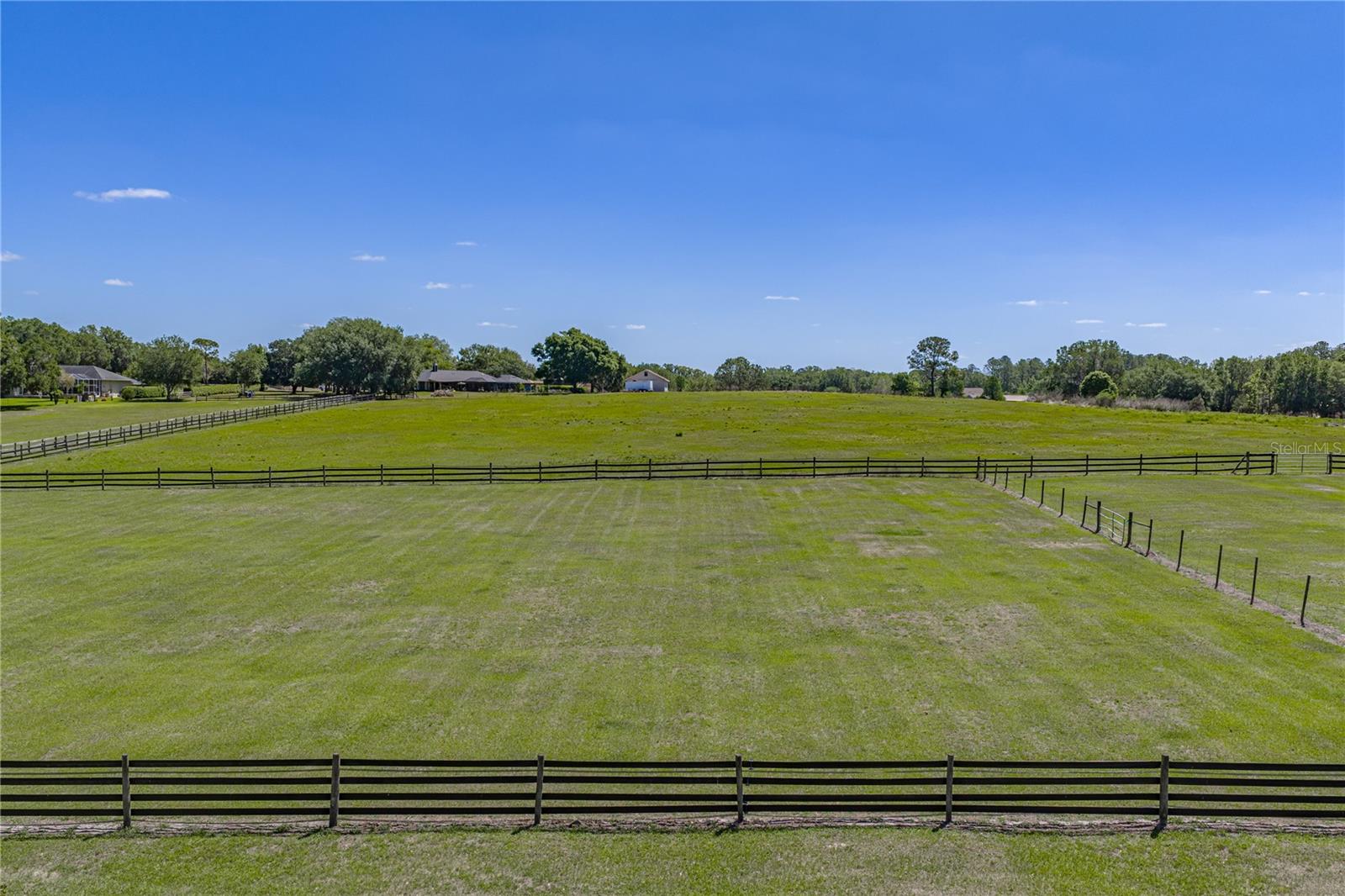 Listing photo id 76 for 29001 Bayhead Road