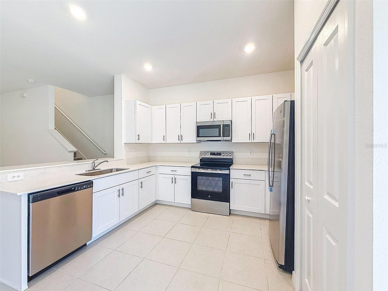 Image 8 of 40 For 2671 Buttercup Lucine Lane