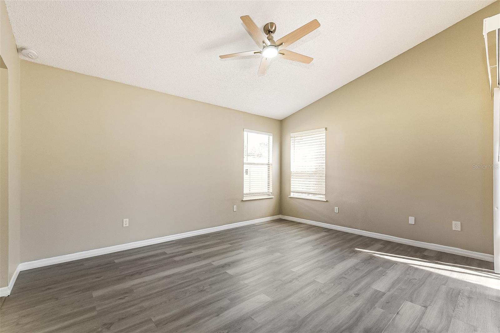 Image 16 of 30 For 20 Heather Green Court