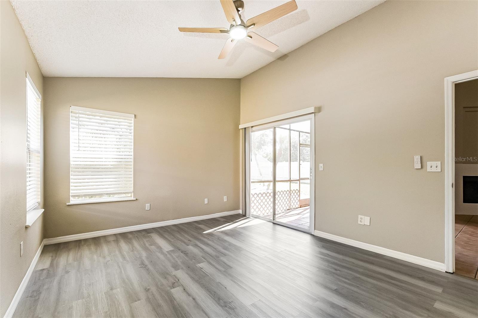 Image 17 of 30 For 20 Heather Green Court