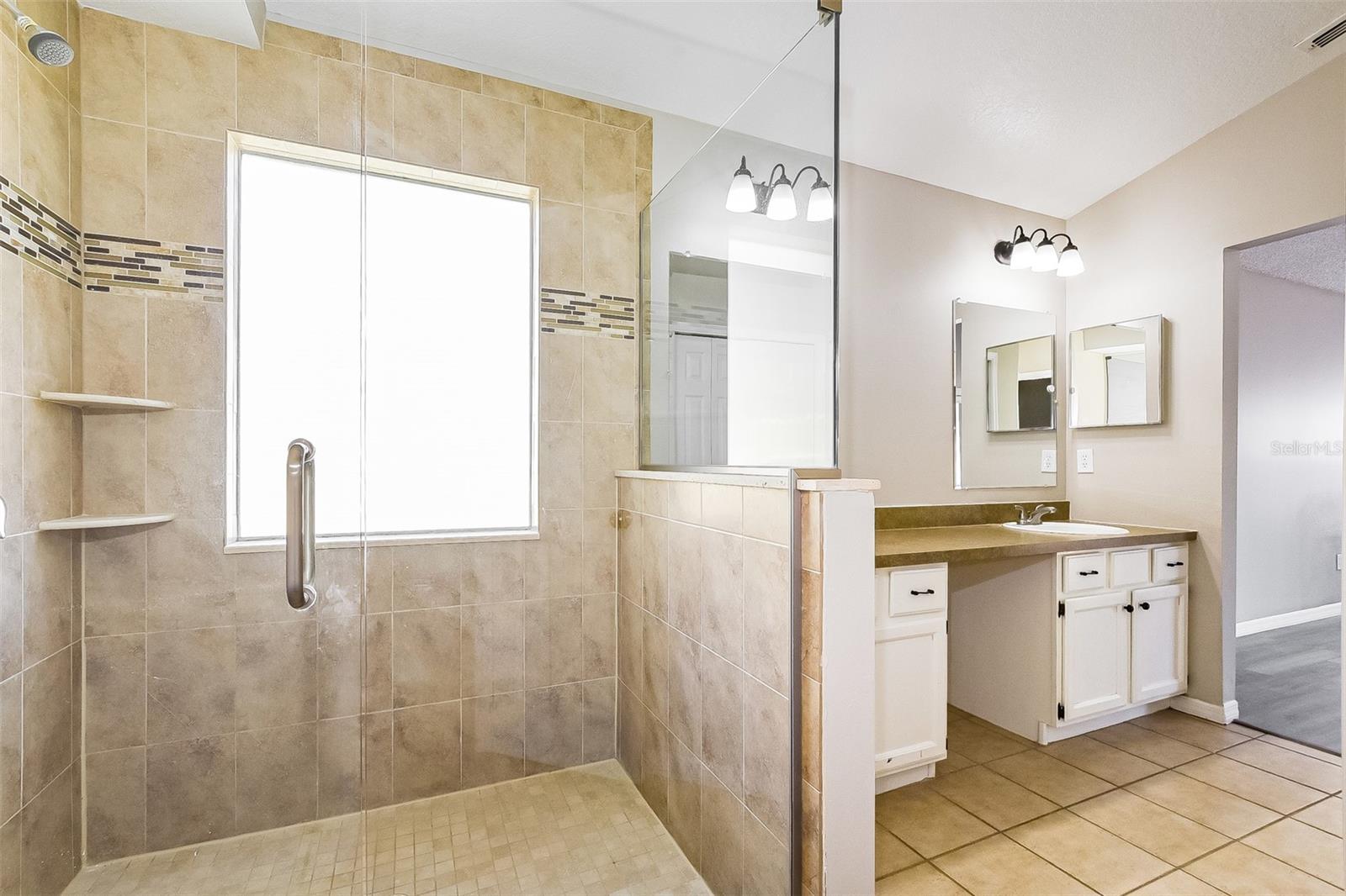 Image 20 of 30 For 20 Heather Green Court