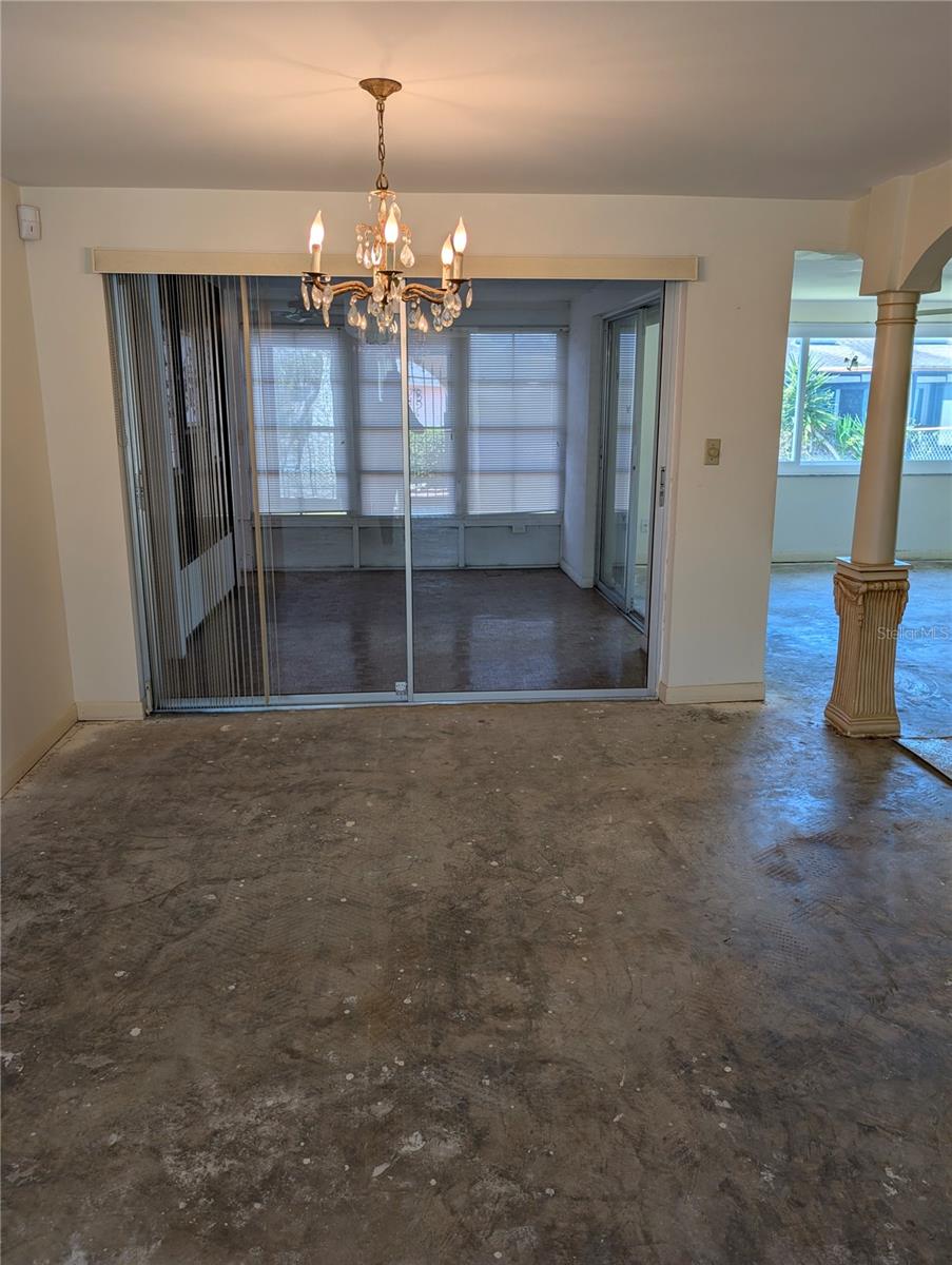 Image 4 of 38 For 7800 Brookridge Drive