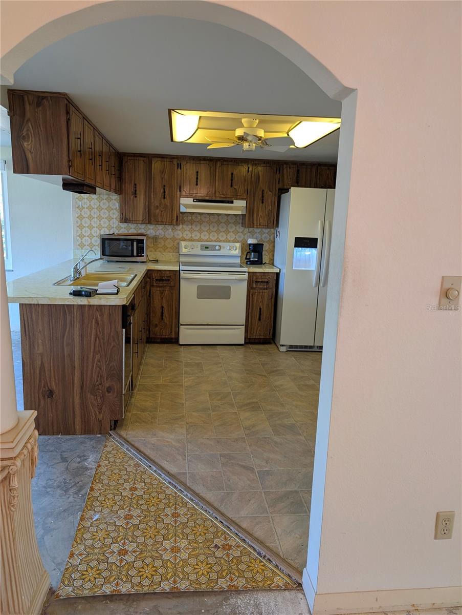 Image 7 of 38 For 7800 Brookridge Drive