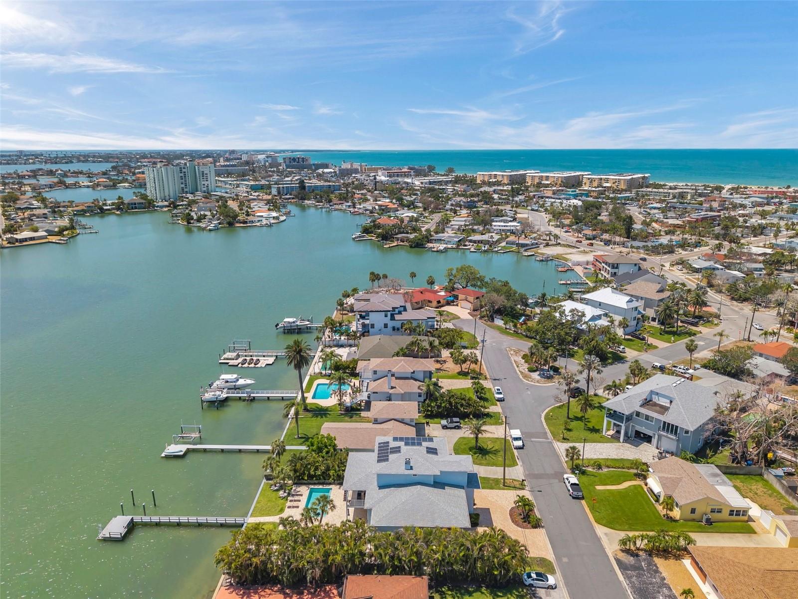 Image 10 of 62 For 7115 Bay Street