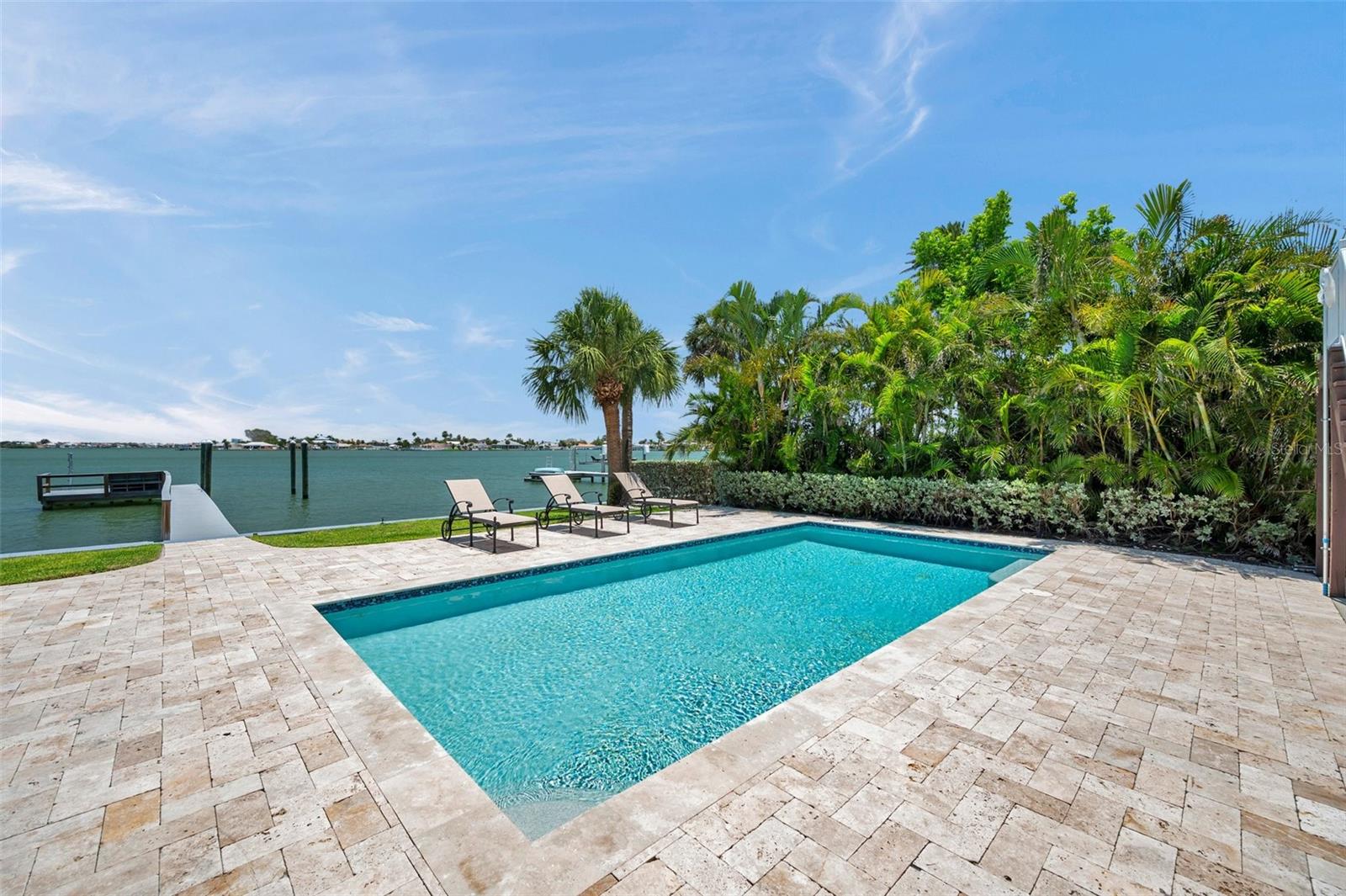 Image 3 of 62 For 7115 Bay Street