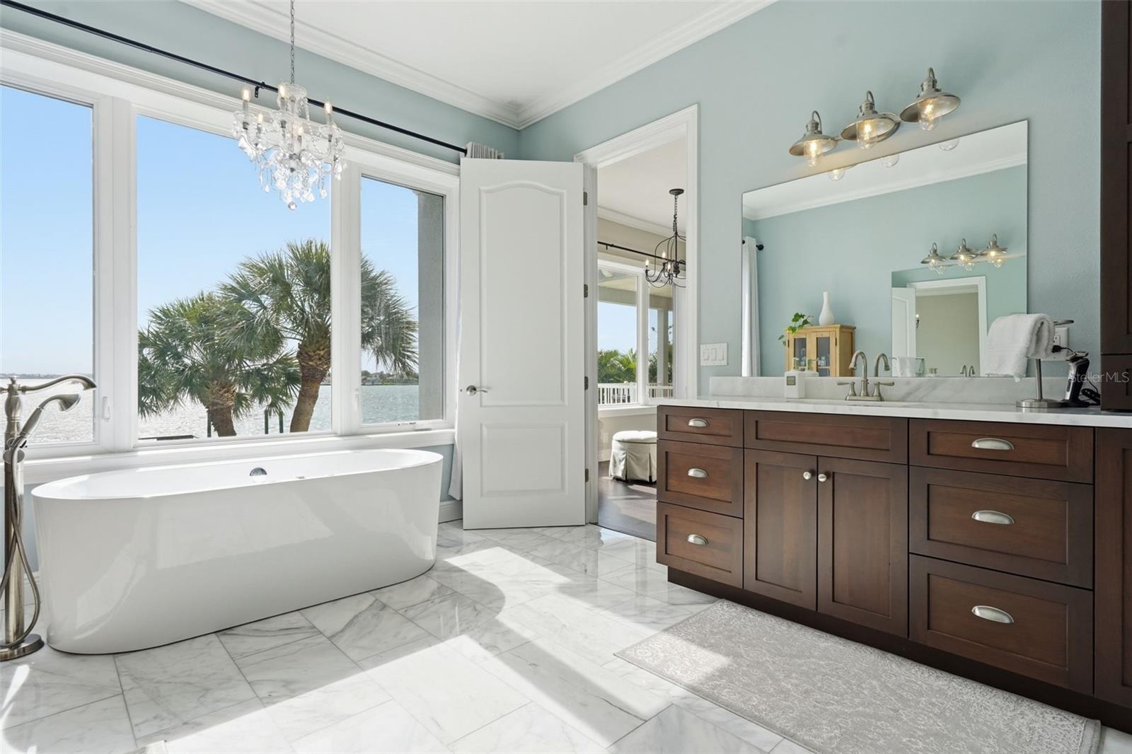 Image 33 of 62 For 7115 Bay Street