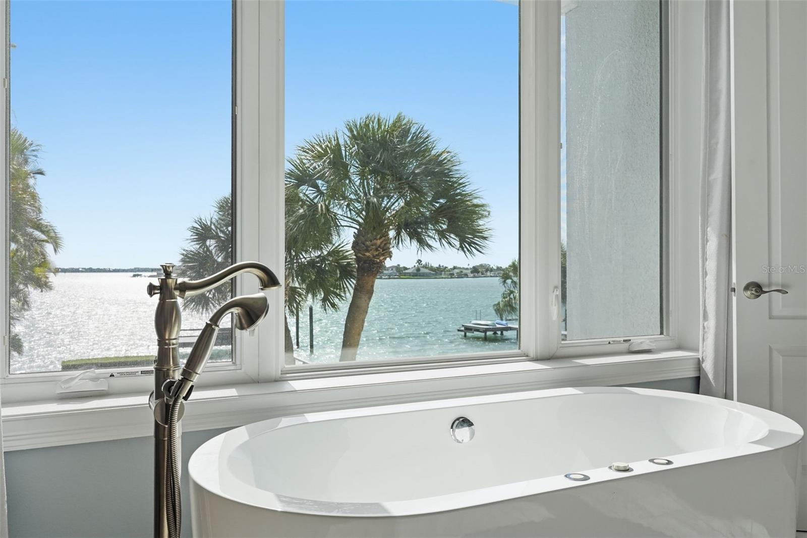 Image 34 of 62 For 7115 Bay Street