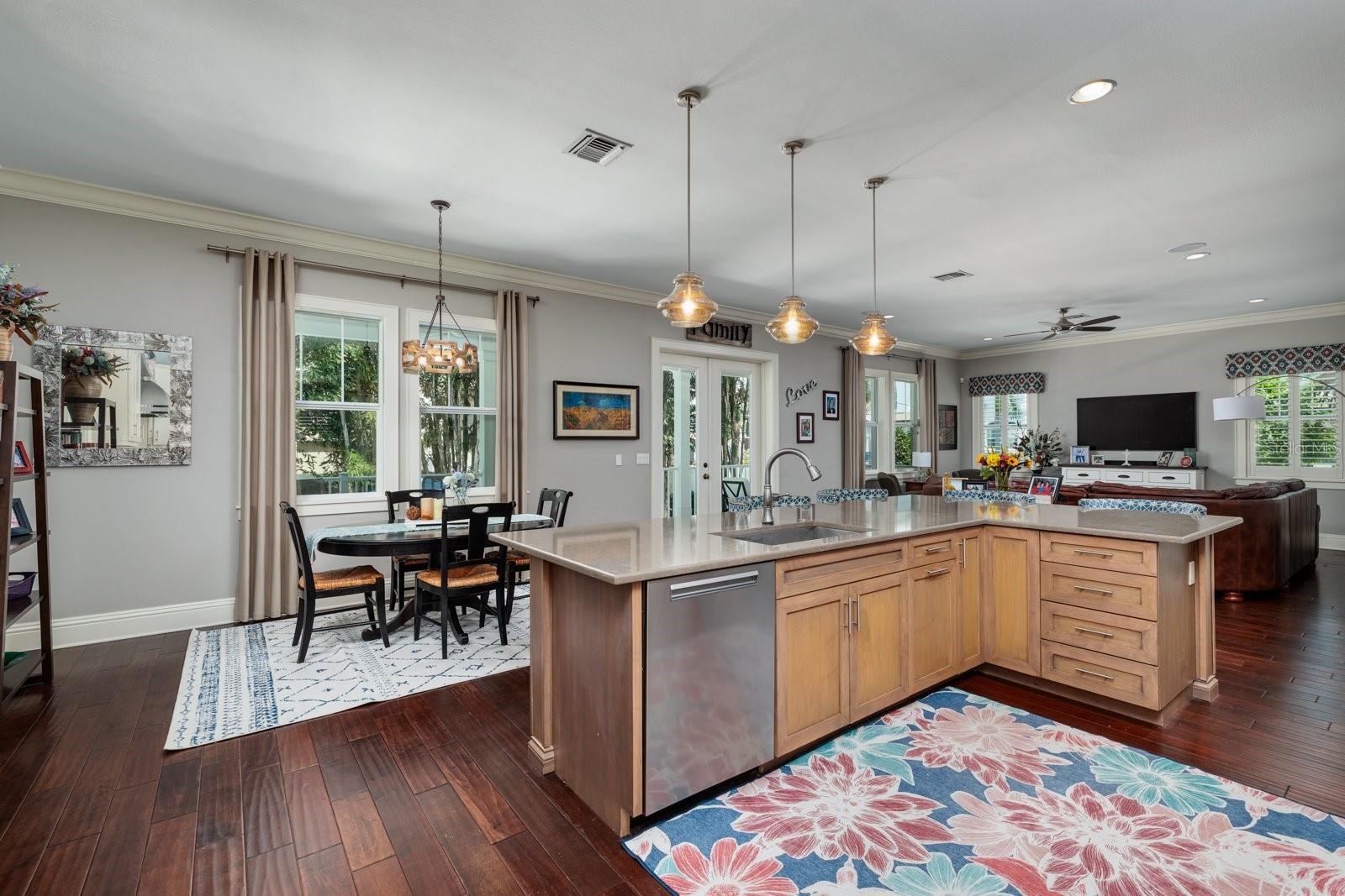 Image 19 of 81 For 852 Cordova Boulevard Ne